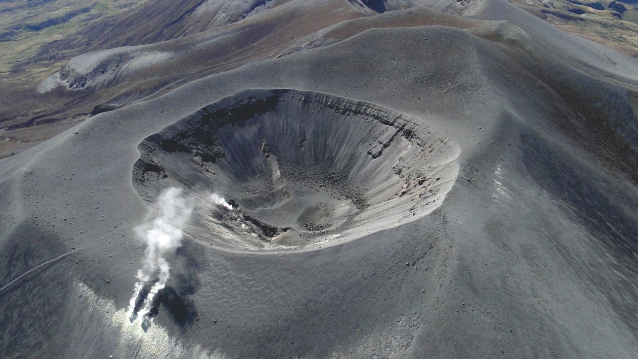 Volcán Puracé, ubicado en Cauca, se encuentra en alerta por emisión de ceniza: ¿qué se sabe?
