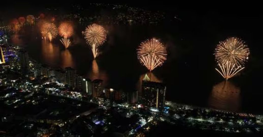 ¿Cuál es el primer país en recibir el Año Nuevo y cuál es el último?