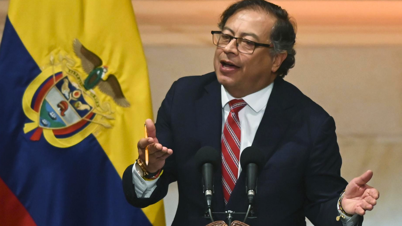 ¿Revolcón ministerial a la vista? Presidente Petro les habría pedido la renuncia a sus ministros