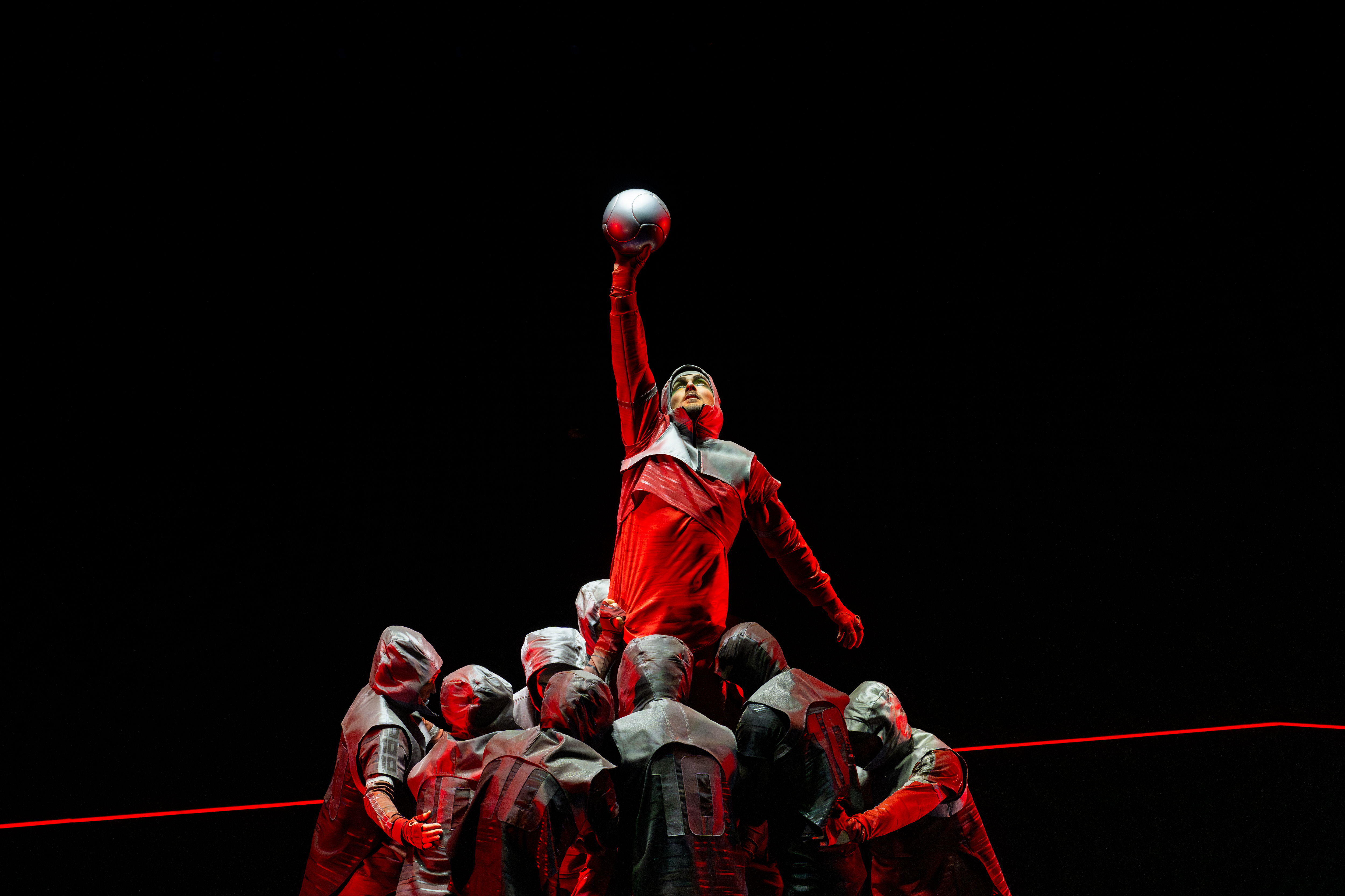 ‘Messi 10 by Cirque du Soleil’: así será el homenaje circense que exalta el talento del campeón del mundo en Bogotá
