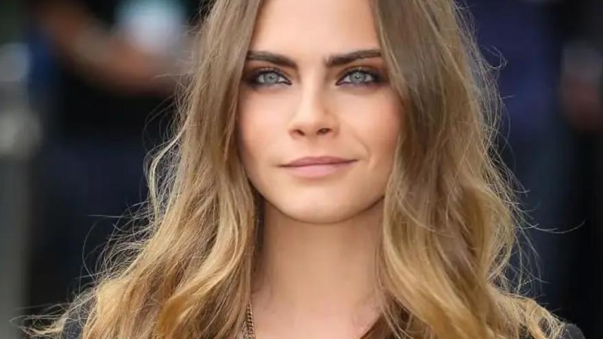 Un incendio consumió la mansión de Cara Delevingne: no quedó 'piedra sobre piedra'. Vea las fotos
