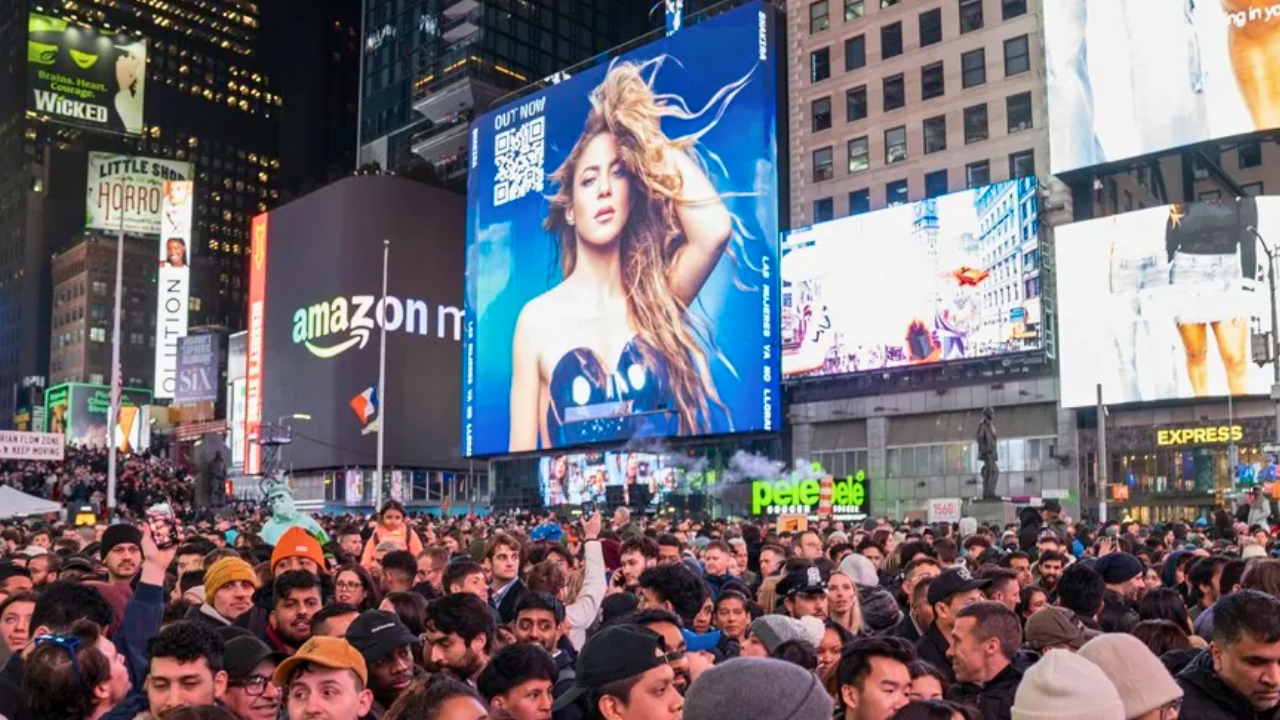 En video: ¡Espectáculo! Shakira alegró a sus seguidores con concierto gratuito en Time Square