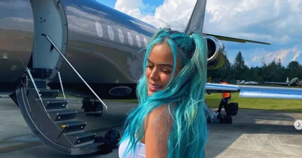 ¡Todo un lujo! Así es el jet privado de Karol G y esto le costó
