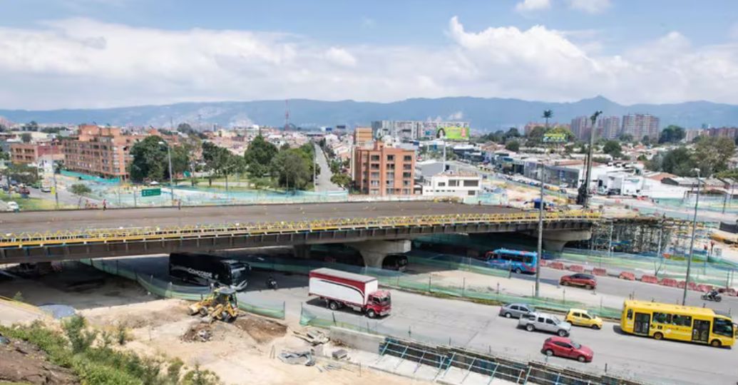 Cayó parte del puente de la calle 127 con Avenida Boyacá en Bogotá