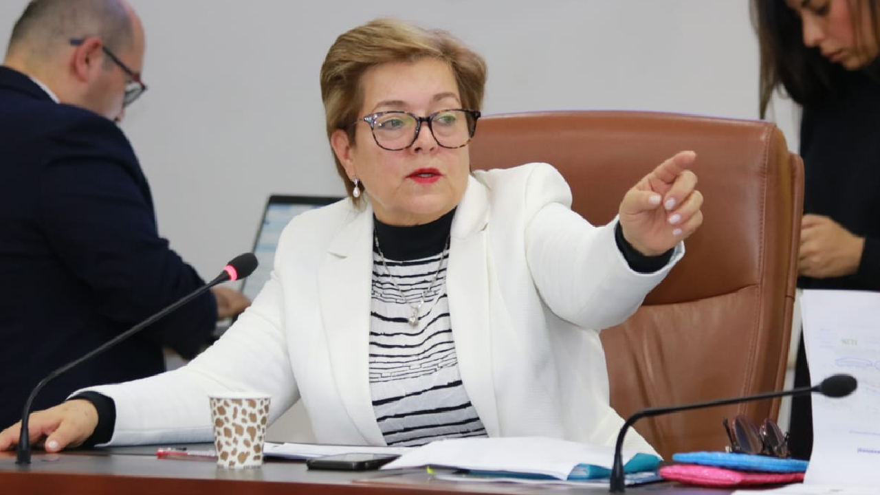 Una vez aprobada la reforma pensional, gobierno reformaría la constitución para revivir la mesada 14