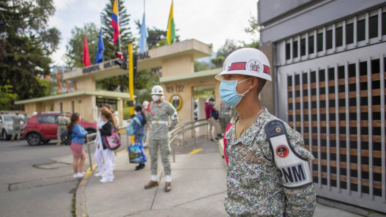 Polémica por decisión del Gobierno de que el Hospital Militar atienda desmovilizados de las Farc