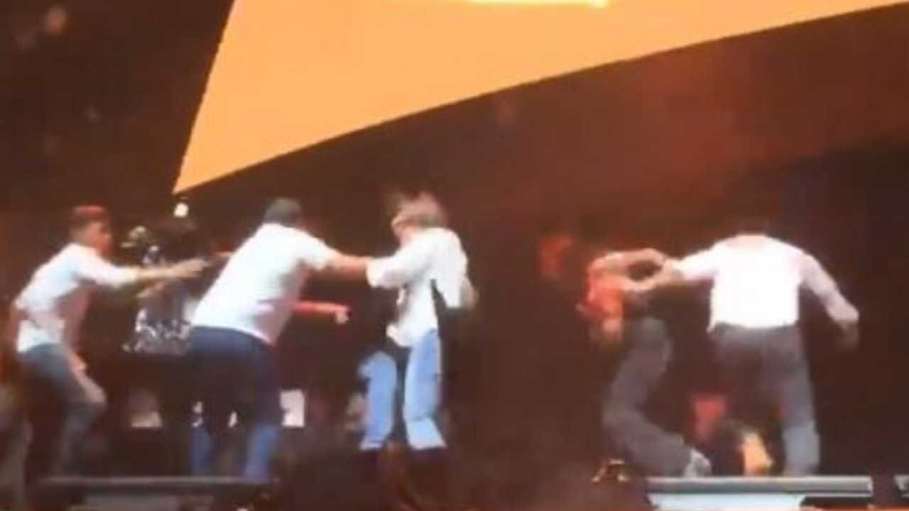 En video| Así fue la trágica caída de un escenario en mitin político en México: 9 personas murieron