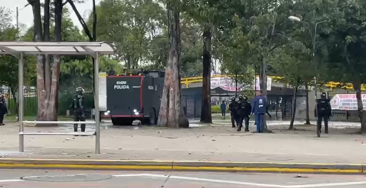 Situación crítica en la Universidad: declaran alerta roja por presencia de encapuchados
