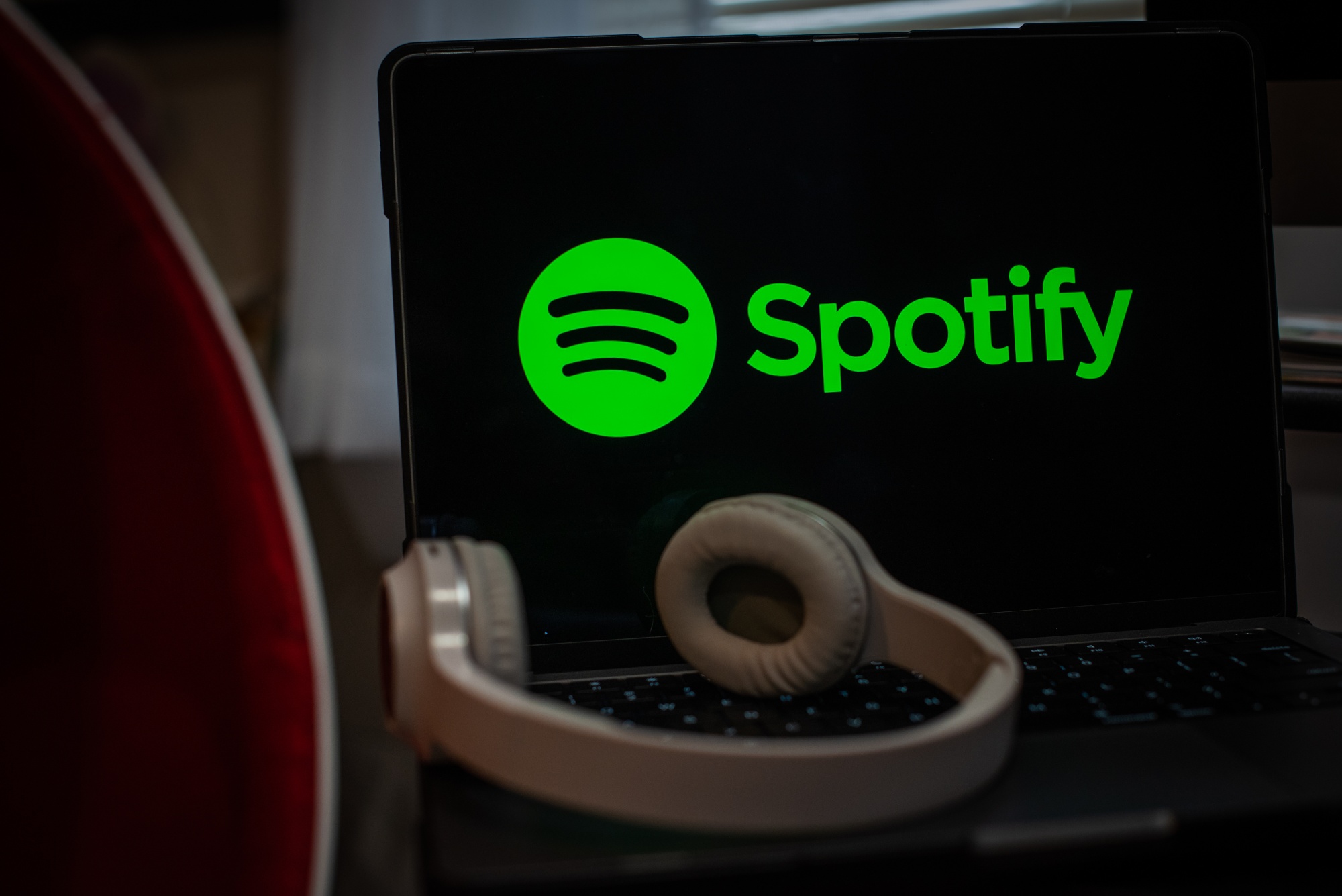 ¿Se lo ha preguntado? Esto es lo que ganan los artistas colombianos en Spotify: ¡son muchos ceros!