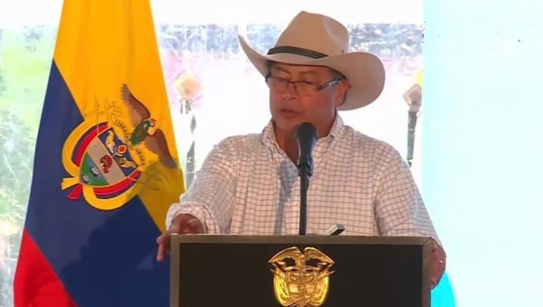 Petro le pidió a la nueva fiscal exigir a los corruptos todo el dinero robado a la Ungrd