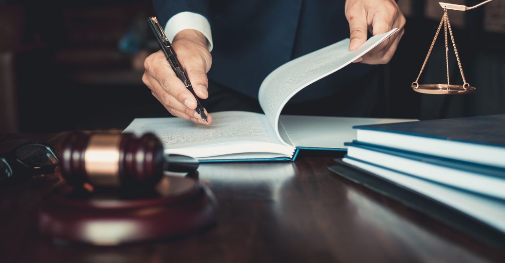 Besos sin consentimiento ahora son considerados delito de agresión sexual en España