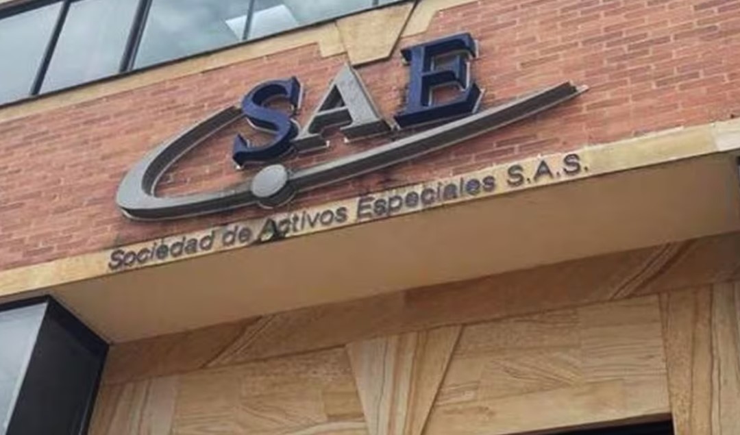 Caballos, taxis y relojes de alta gama perdidos, entre las irregularidades que halló la Contraloría en la gestión de la SAE