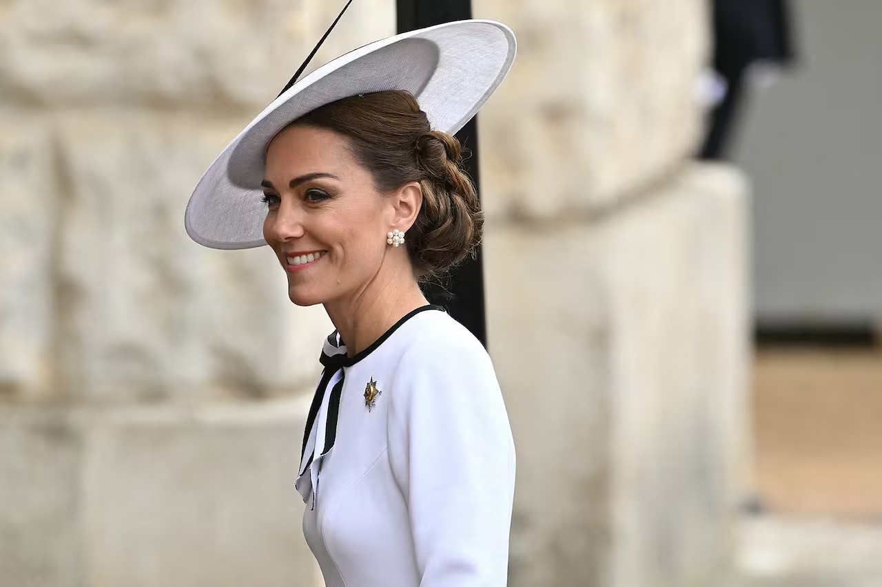 La princesa Kate Middleton reapareció en público tras haber sido diagnosticada con cáncer: así luce