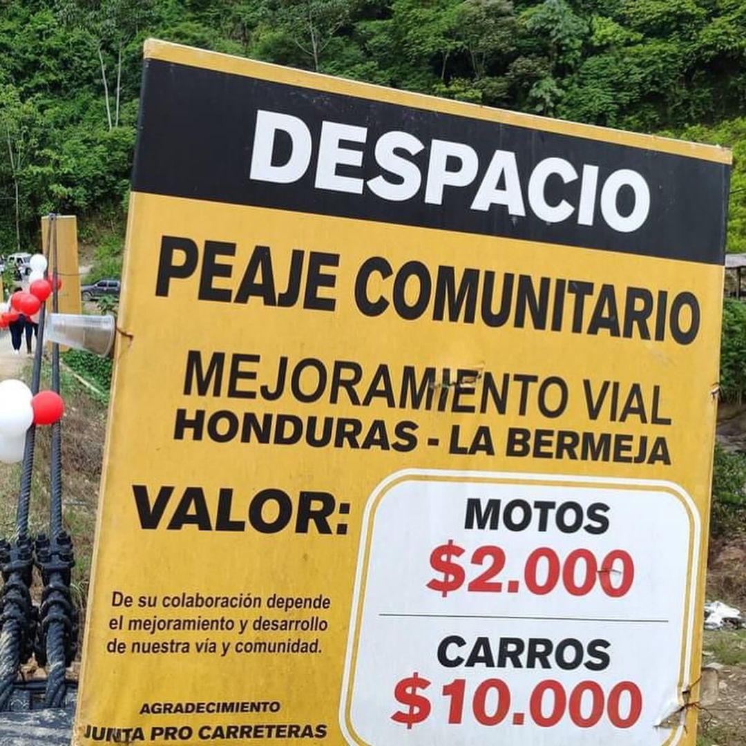 ¿República independiente? Disidencias inauguraron puente vehicular en Cauca y hasta cobran peaje