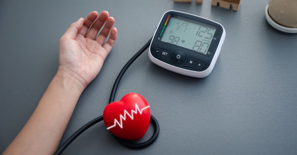 ¿Qué debe hacer una persona cuando sufre de tensión arterial baja?