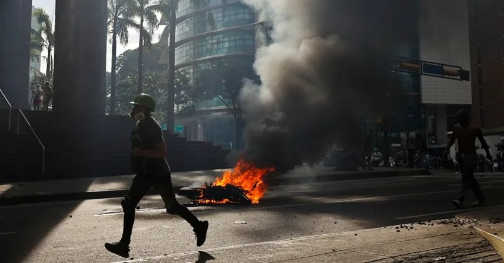 En video: fuertes disturbios en Caracas tras elecciones presidenciales