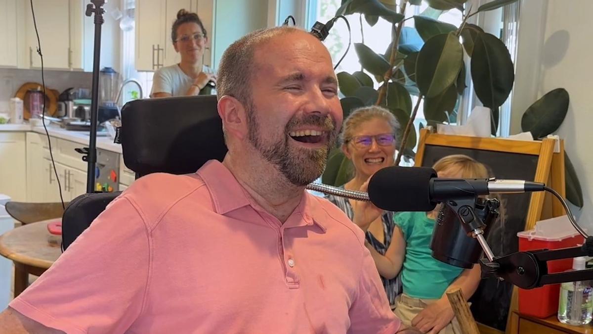 ¡Gran avance! Un enfermo de ELA pudo hablar otra vez gracias a neuroprótesis: así fue el momento