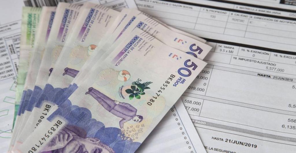 ¡No se deje 'tumbar'! Esto debería cobrarle un contador por hacerle su declaración de renta en 2024