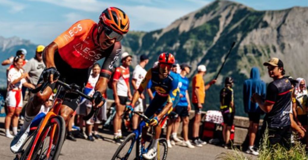 Egan Bernal fuera de la Vuelta a España y el Ineos anunció nueva contratación