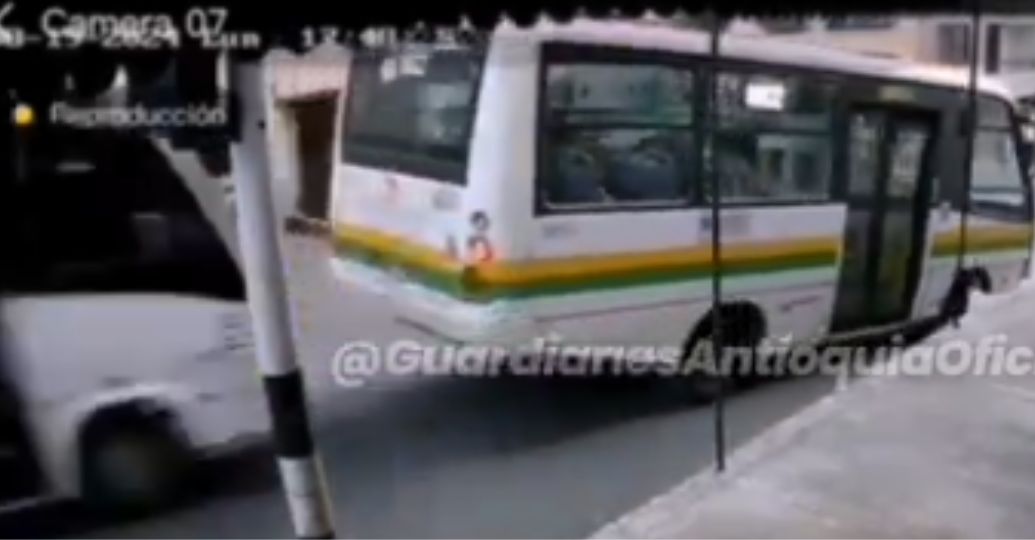 En video: trágico accidente en Medellín deja 3 muertos y 16 heridos