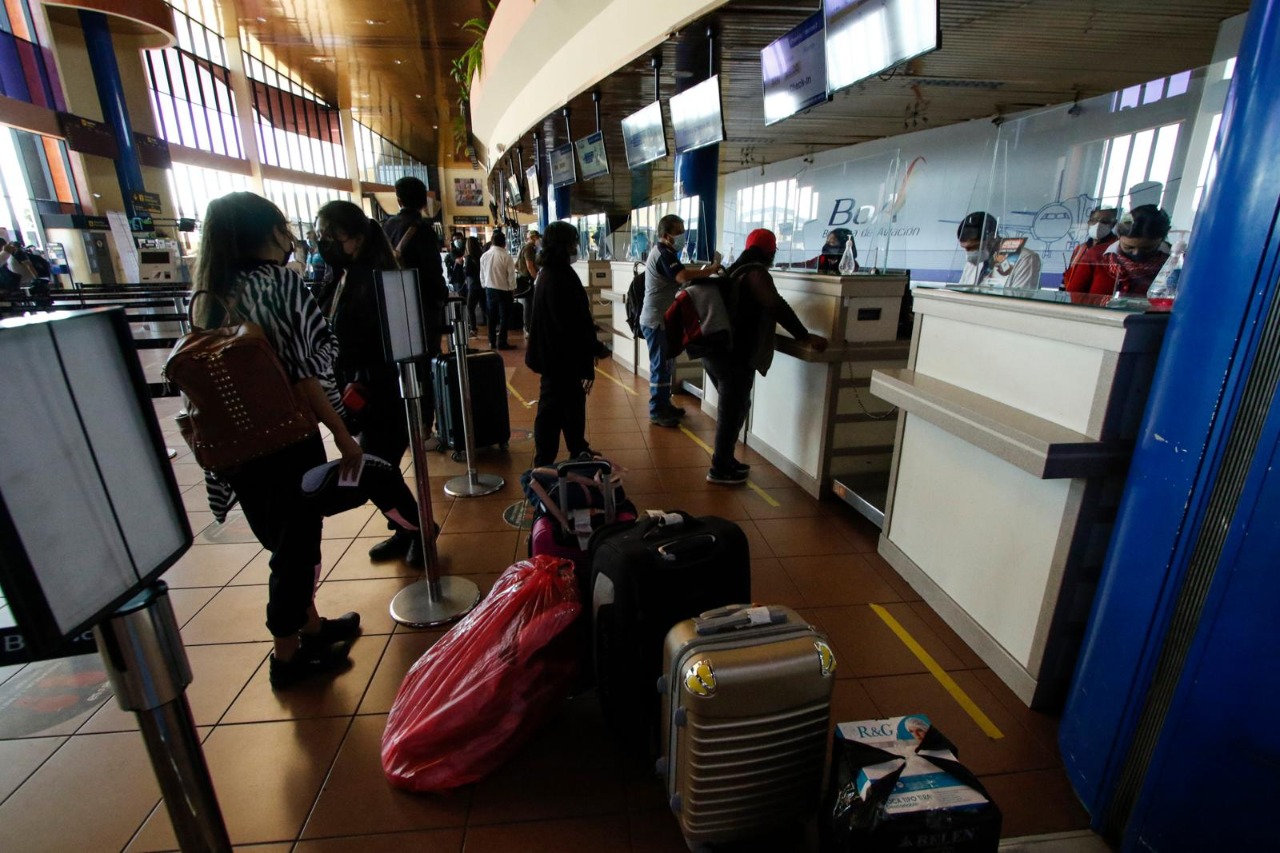 ¡Téngalo en cuenta! Esto puede hacer si le cancelan su vuelo: ¿la aerolínea debería responderle?