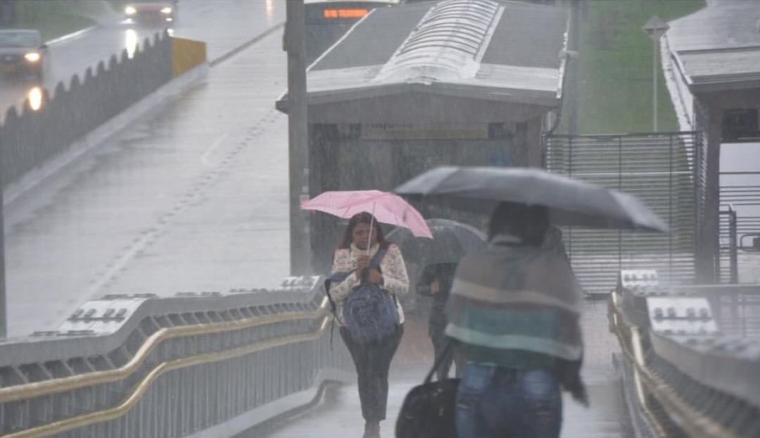Vuelven las lluvias en Bogotá: reportan fuerte aguacero tras varias semanas de intenso calor
