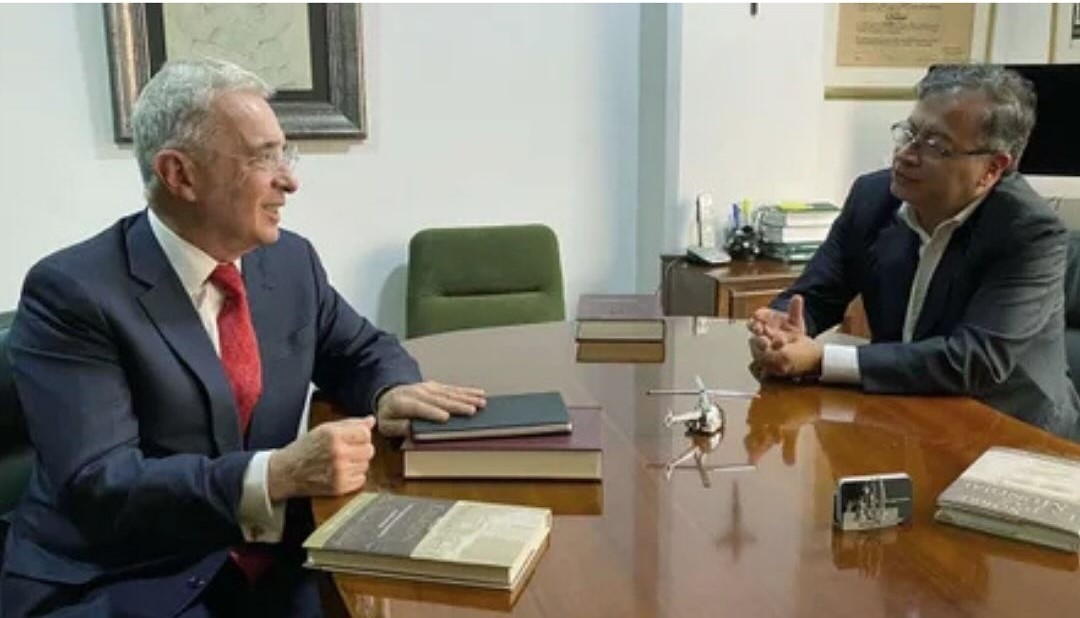Rifirrafe entre el presidente Petro y el expresidente Uribe por la reforma laboral: se dijeron de todo
