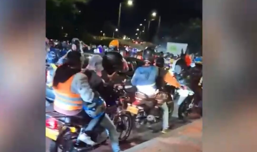 Caravanas de motos en Halloween crearon caos y desorden en la movilidad de Bogotá