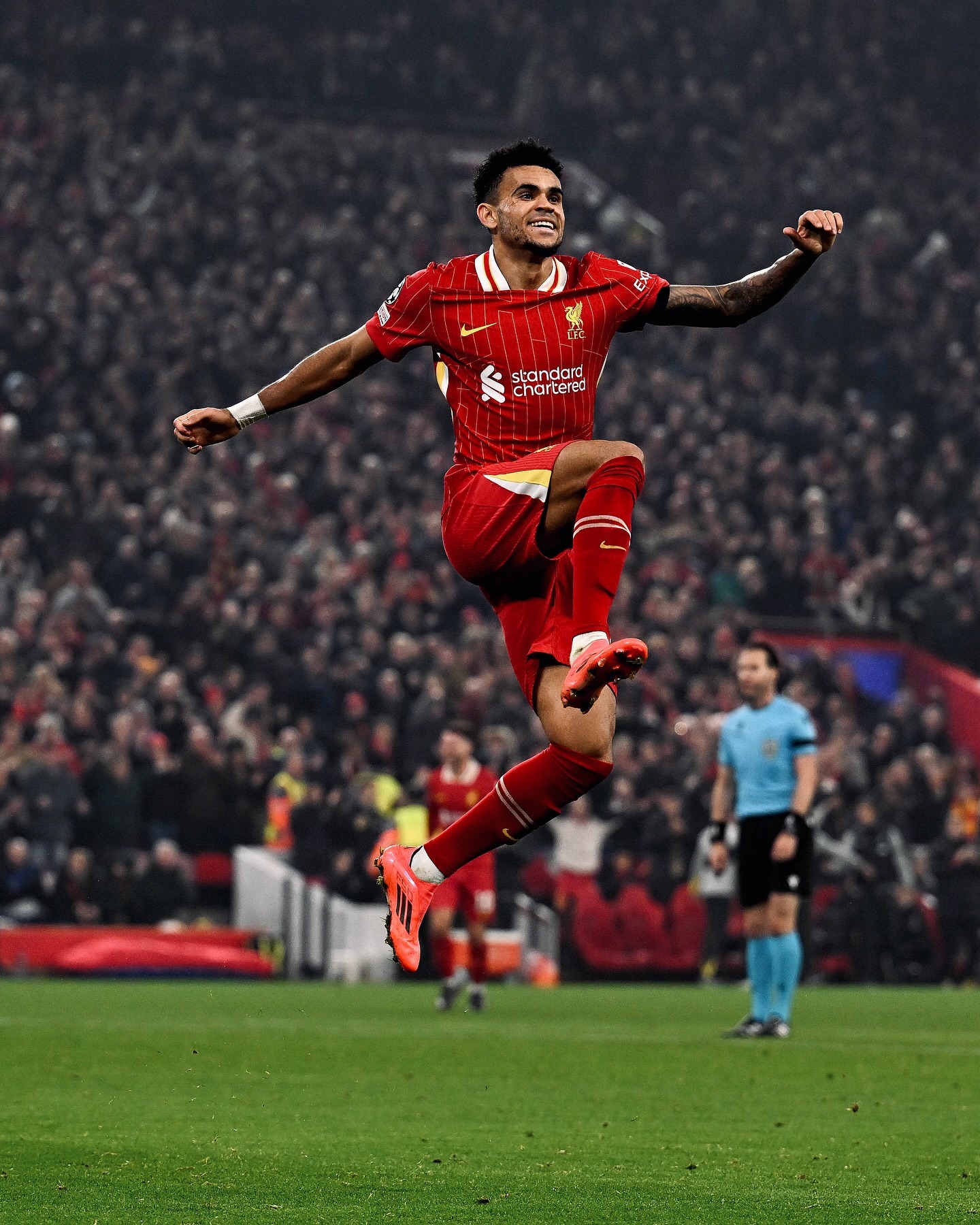 ¡Luis Díaz anotó un magnífico triplete en Champions League frente al Bayer Leverkusen! Véalo aquí