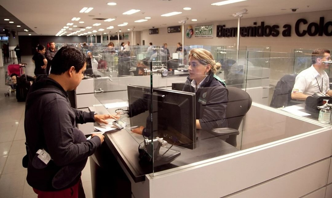 Gobierno y trabajadores de Migración Colombia llegaron a acuerdo para levantar plan tortuga