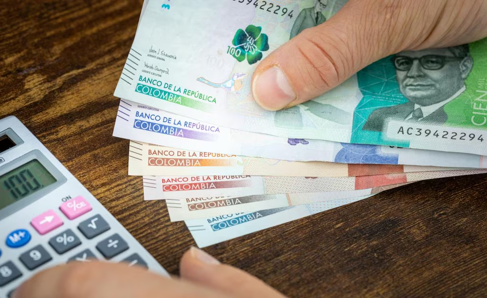 Petro decretó el aumento del 9,54% en el salario mínimo para 2025: así quedó