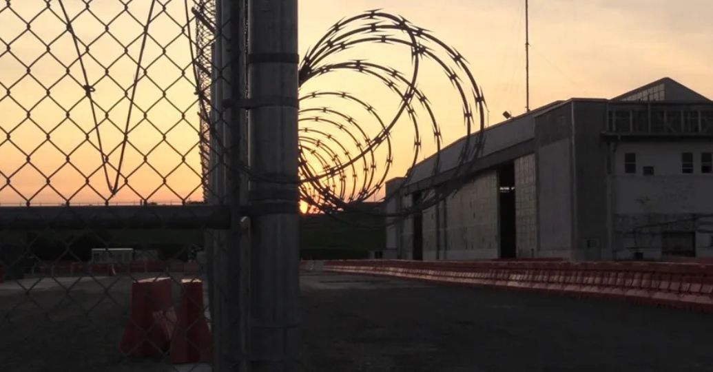 Trump amenaza con enviar migrantes a Guantánamo: estas son las graves denuncias de esa prisión