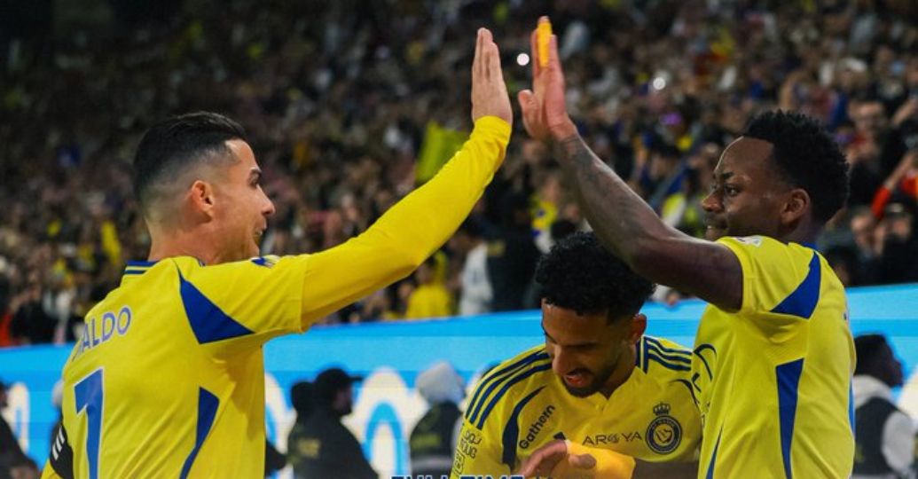 Jhon Durán anotó sus primeros dos goles en Arabia Saudita: así celebró con Cristiano