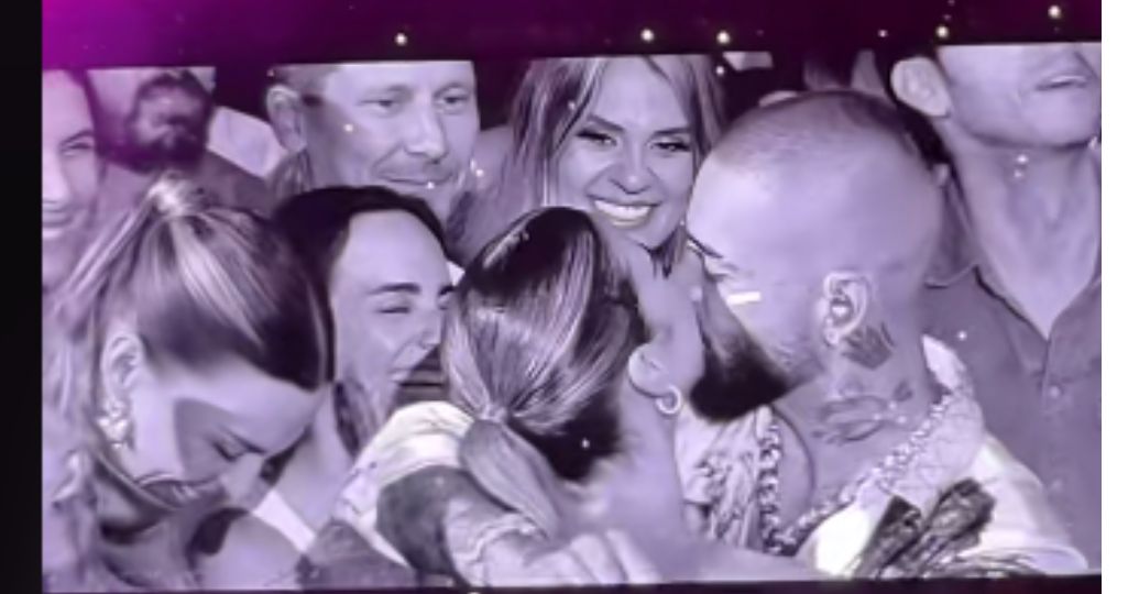 Maluma conmueve en Medellín al dedicarle emotivo mensaje a su novia en pleno concierto