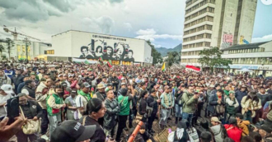 Revelan millonario contrato del gobierno por 300 mil millones de pesos a indígenas