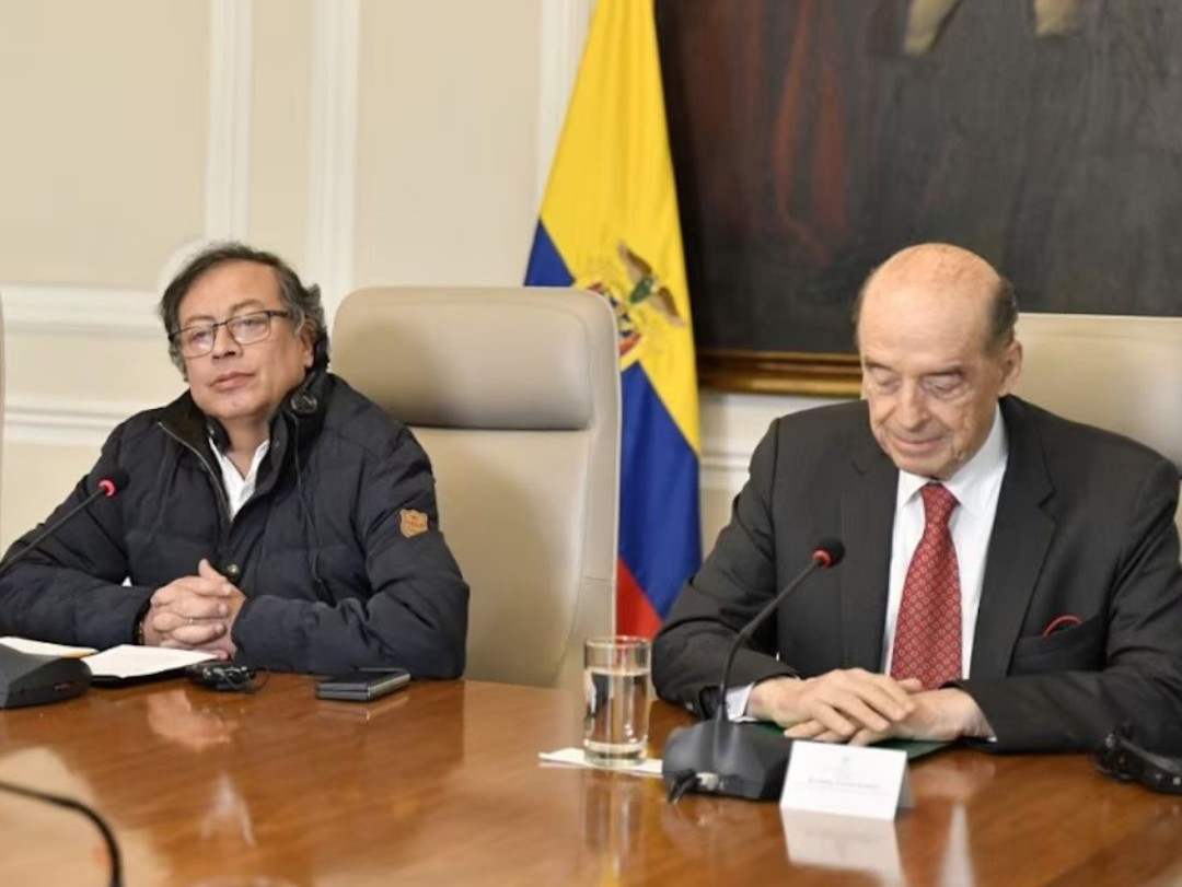 En dura carta, excanciller Álvaro Leyva afirmó que Petro tiene problemas de "drogadicción"