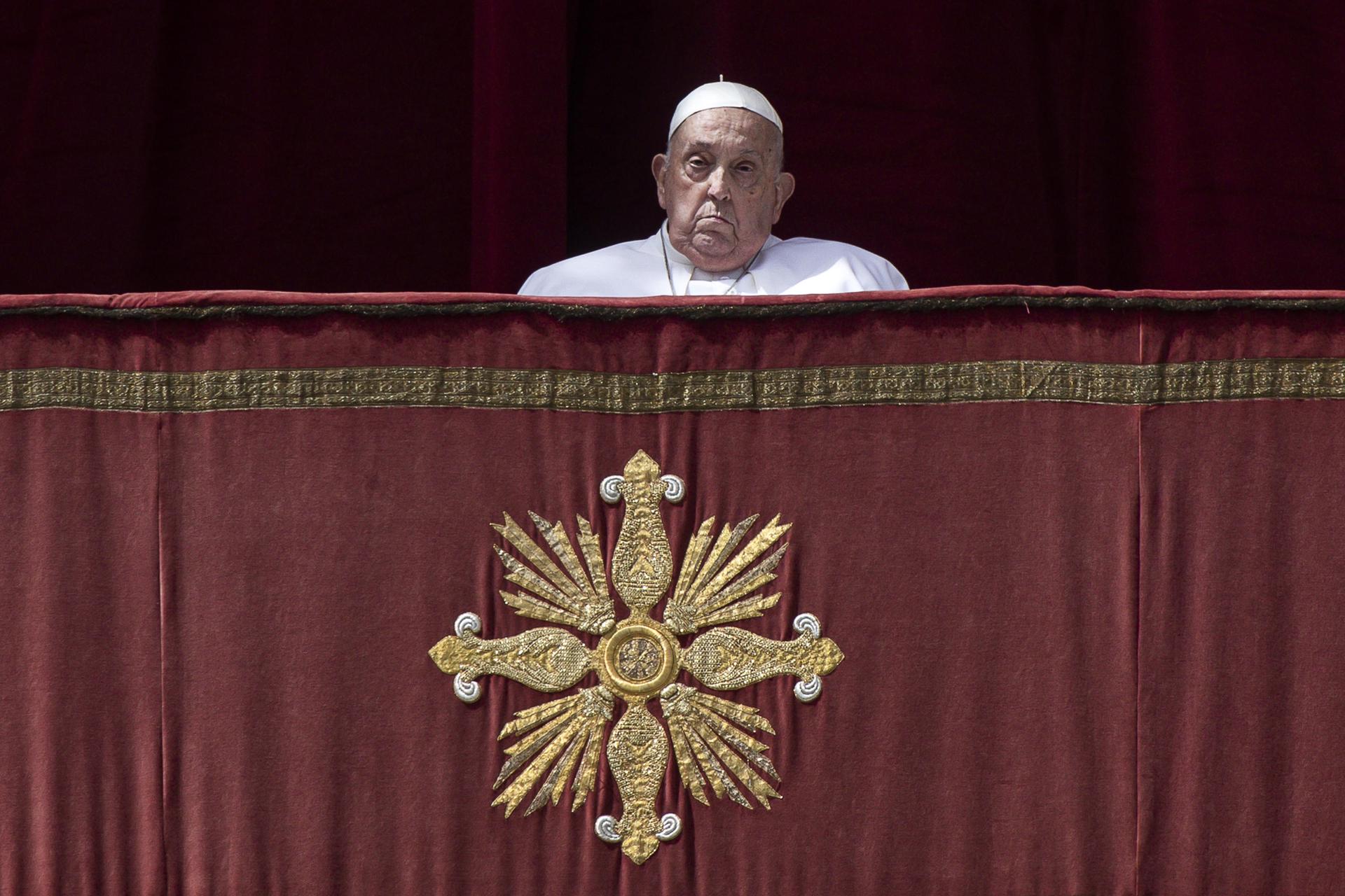 Papa Francisco rompió con la tradición: funeral será sobrio y su entierro no será en el Vaticano