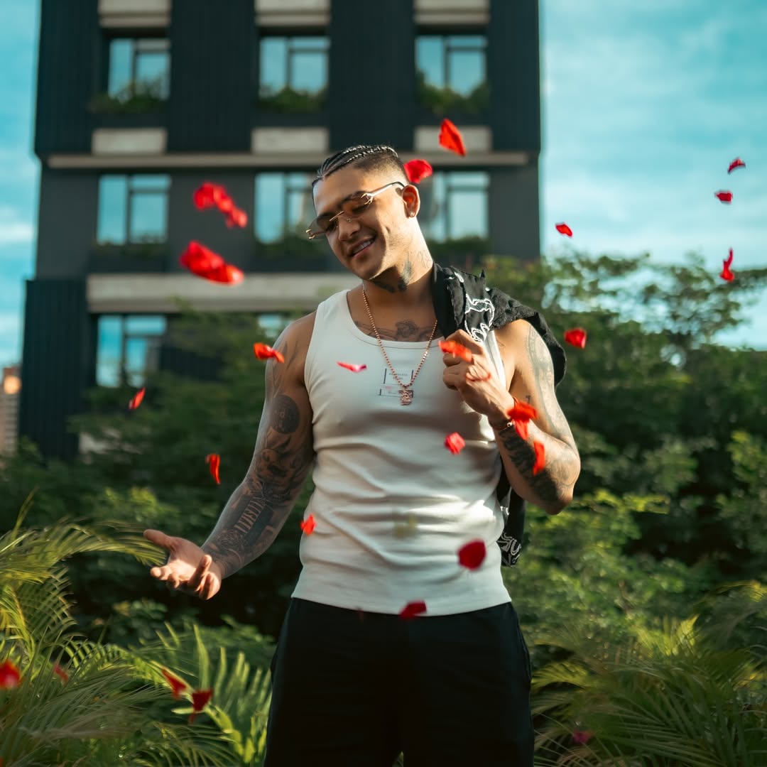 Mamá de B-King se pronunció sobre los rumores de vínculos del cantante con el narcotráfico