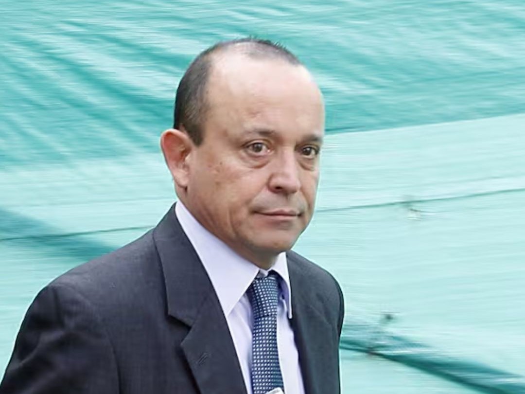 Condenan a Santiago Uribe, hermano de Álvaro Uribe, a 28 años de prisión por homicidio y concierto para delinquir