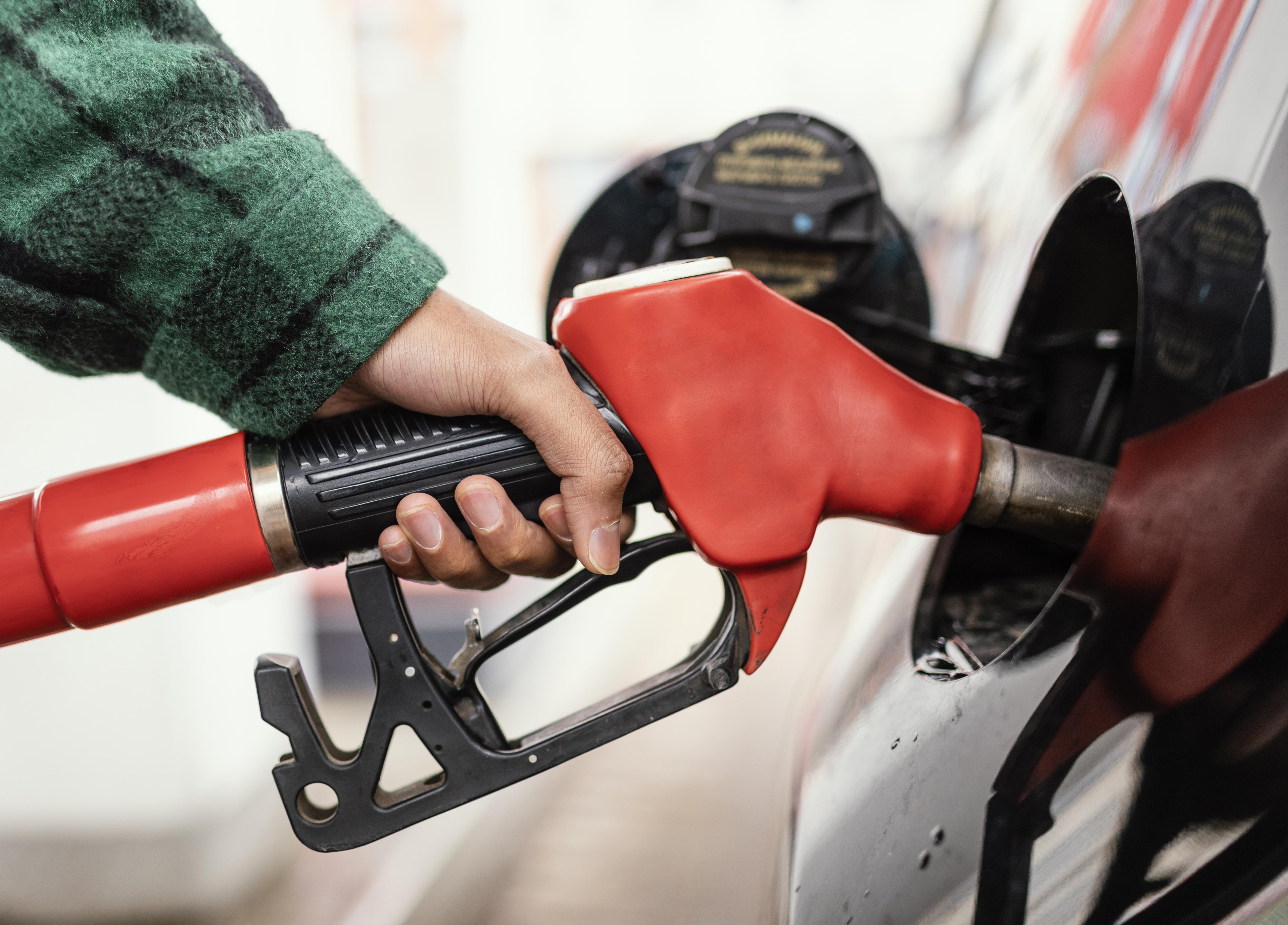 Gasolina en Colombia sube $400 desde 1 de mayo: así queda el precio por ciudades
