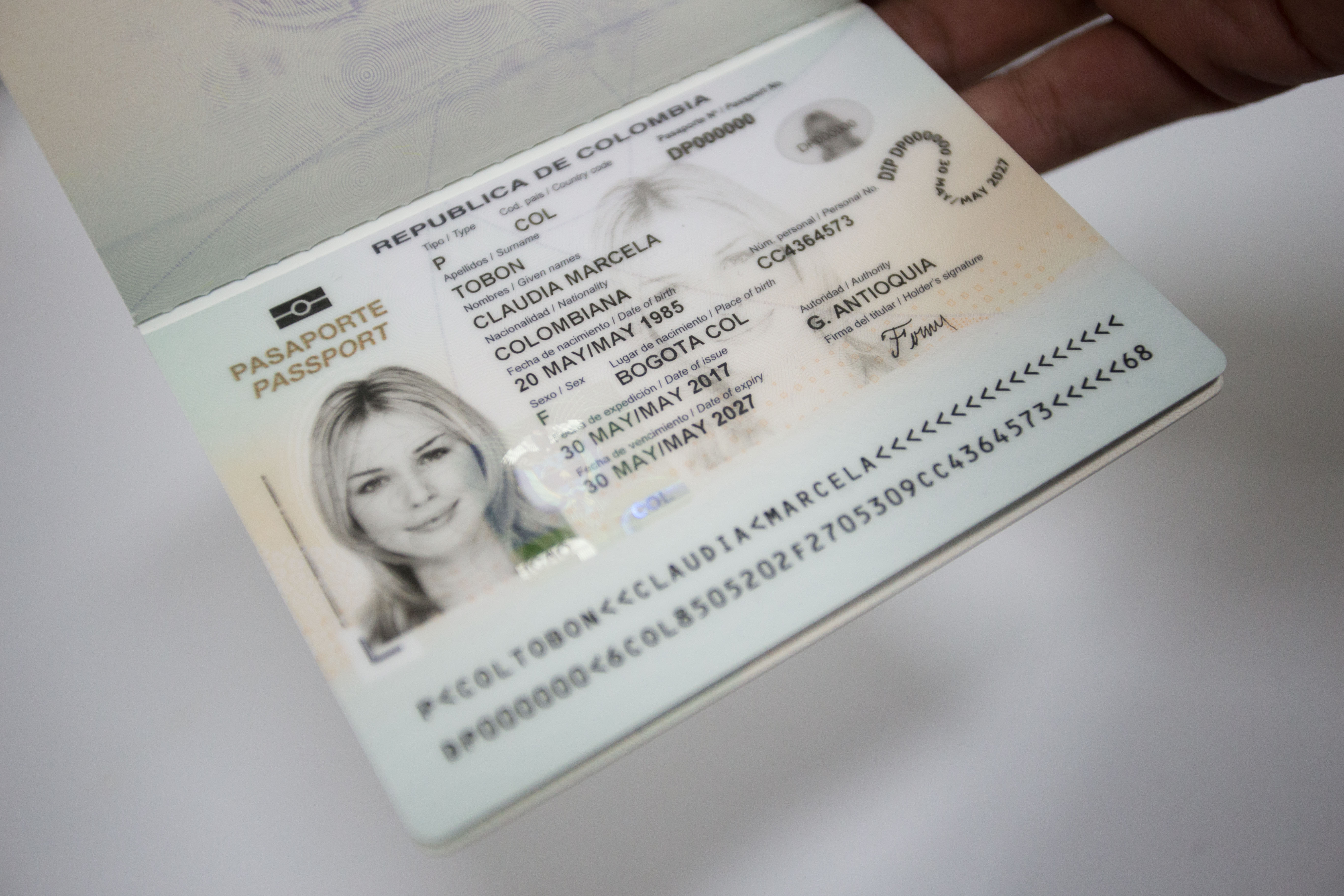 ¿Lo sabía? Estas son las personas que pueden obtener el pasaporte colombiano de forma gratuita