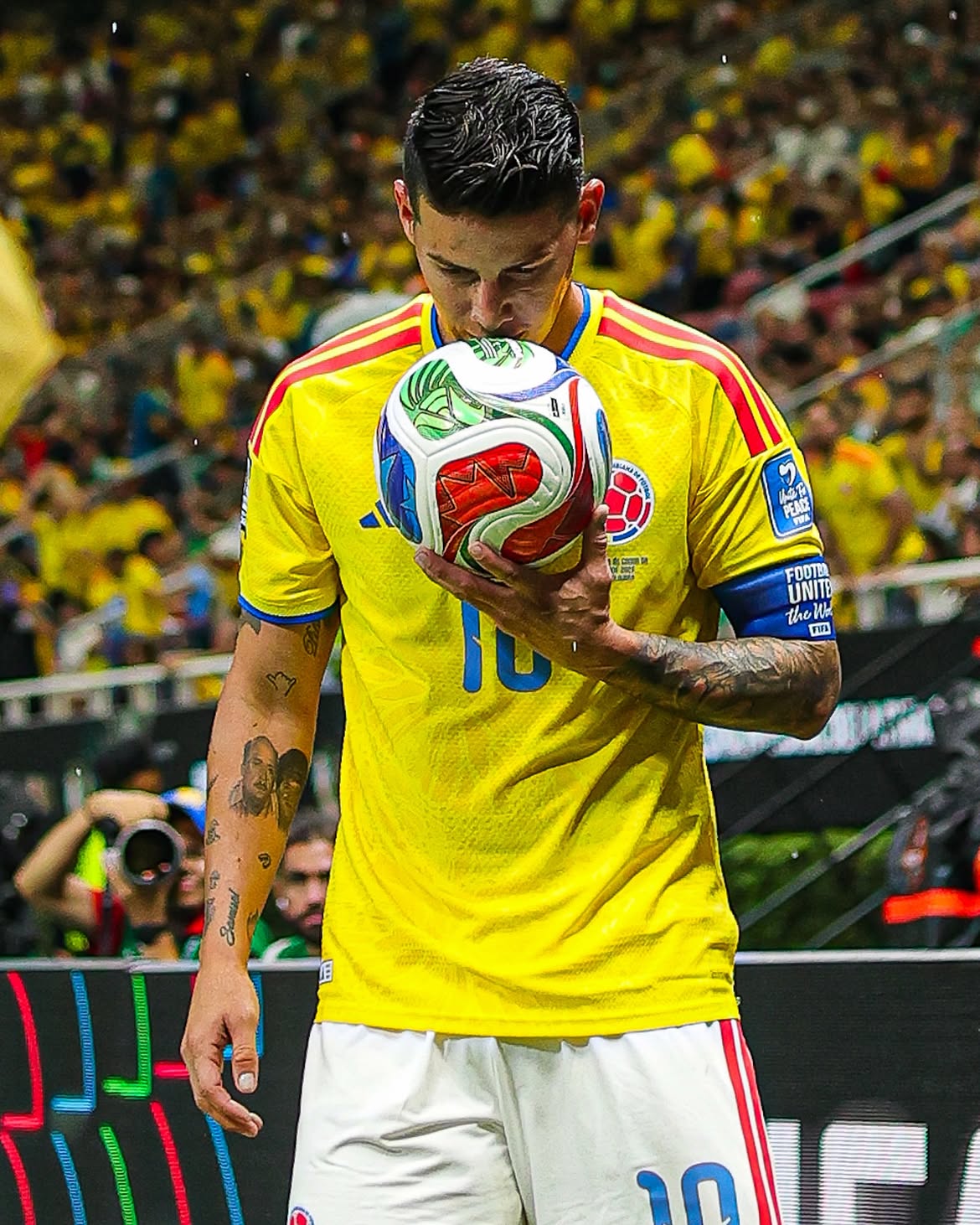 James Rodríguez pasó tremendo susto en avión: “se salvó de un accidente” en un viaje a Italia
