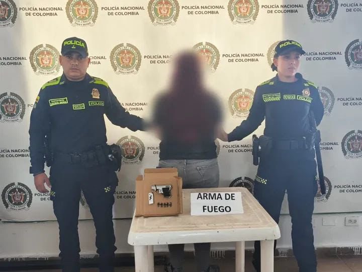 Giro en el caso de mujer capturada con un arma en evento político de Paloma Valencia: esto hallaron