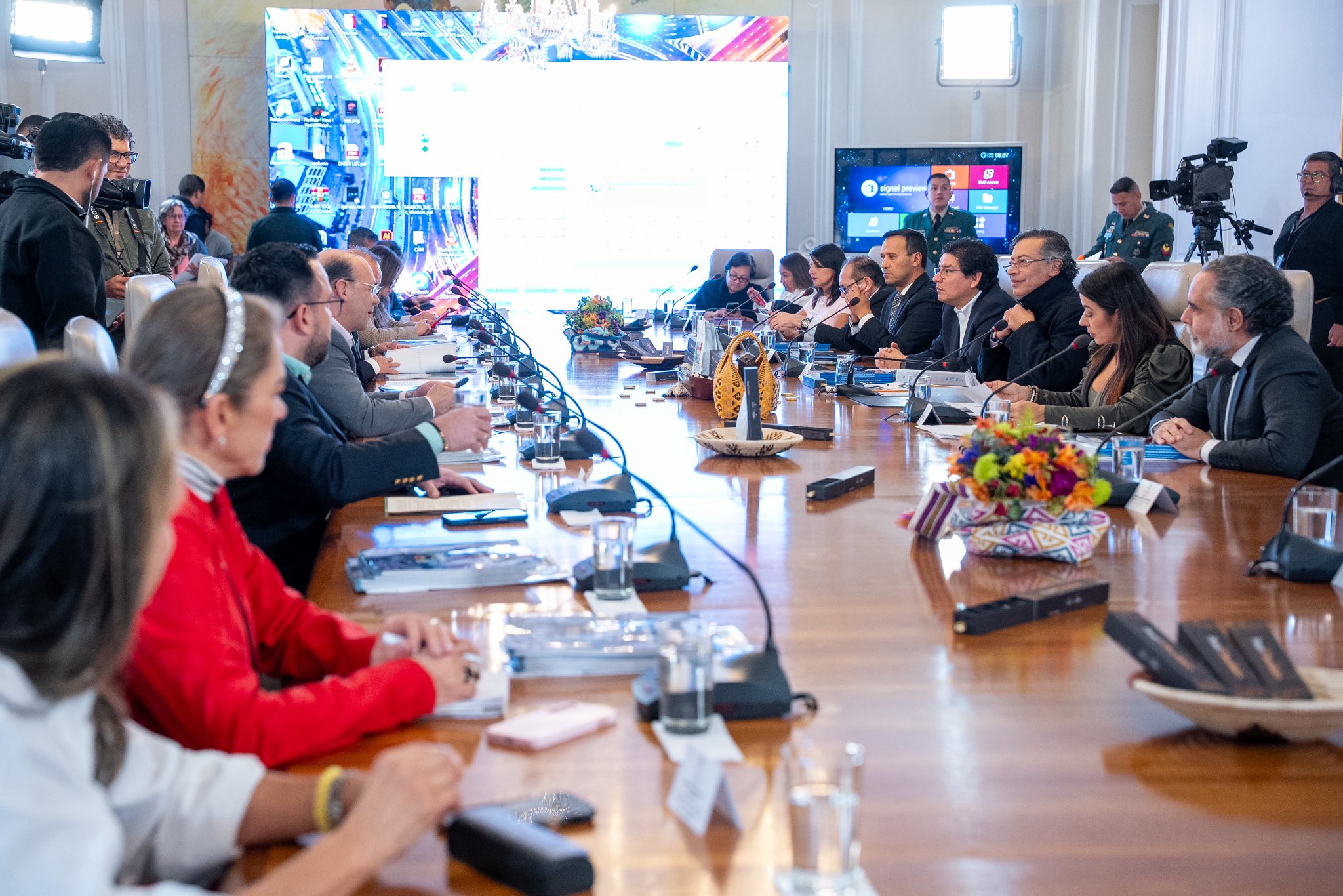 Así quedan los salarios de los ministros y altos funcionarios del Estado tras aumento del 7 %