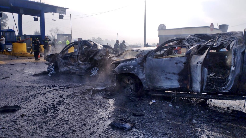 En videos | Explosión en peaje de Casablanca deja muertos y varios heridos: caos en vía Zipaquirá–Ubaté