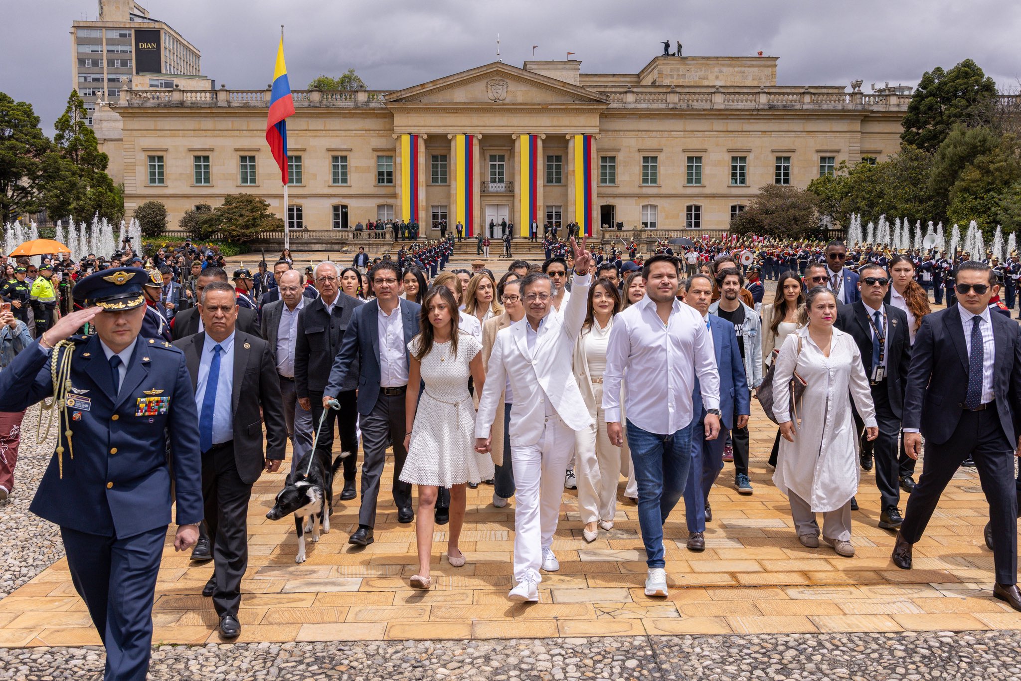 ¿Por qué un expresidente de Colombia debe pedir permiso al Senado para salir del país? Esta es la historia