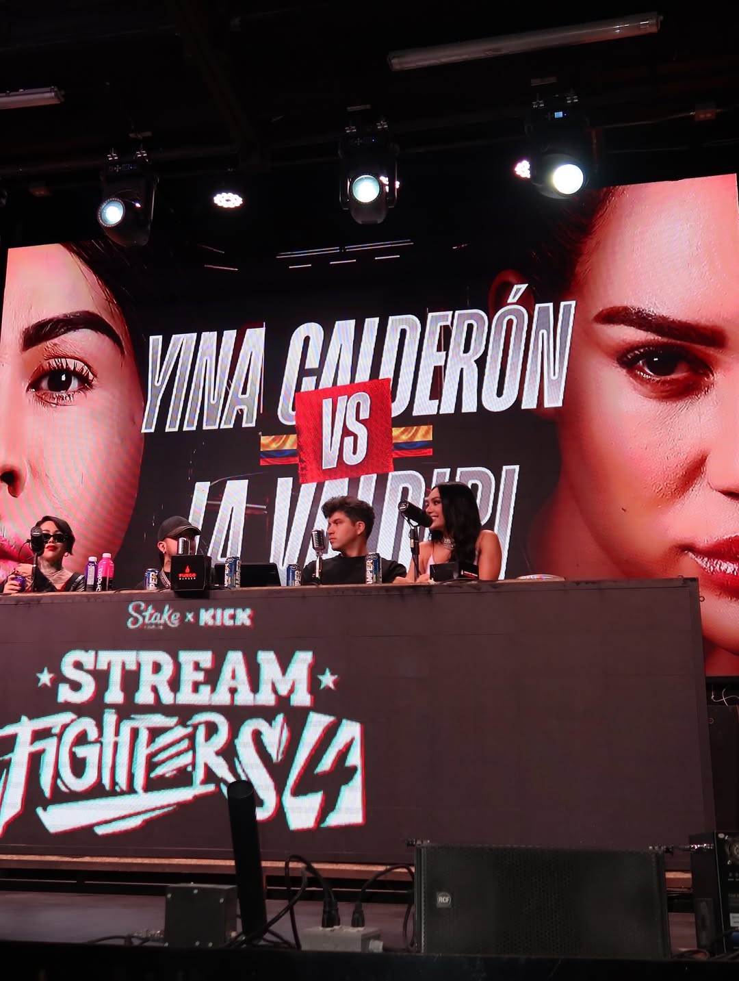 Andrea Valdiri y Yina Calderón en Streamfighters 4