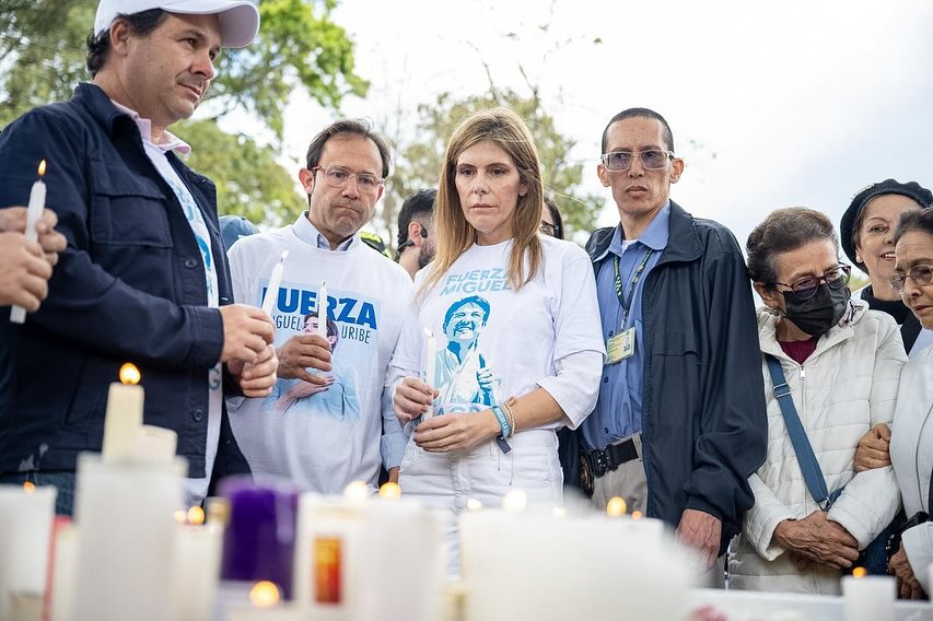 María Carolina Hoyos, hermana de Miguel Uribe