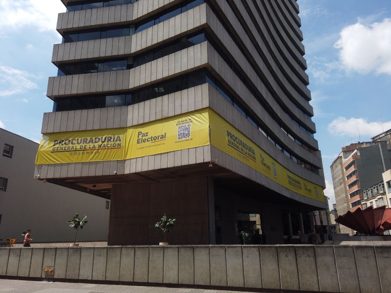 Revelan primera hipótesis sobre agujero de bala en edificio de la Procuraduría en Bogotá: ¿qué se sabe?
