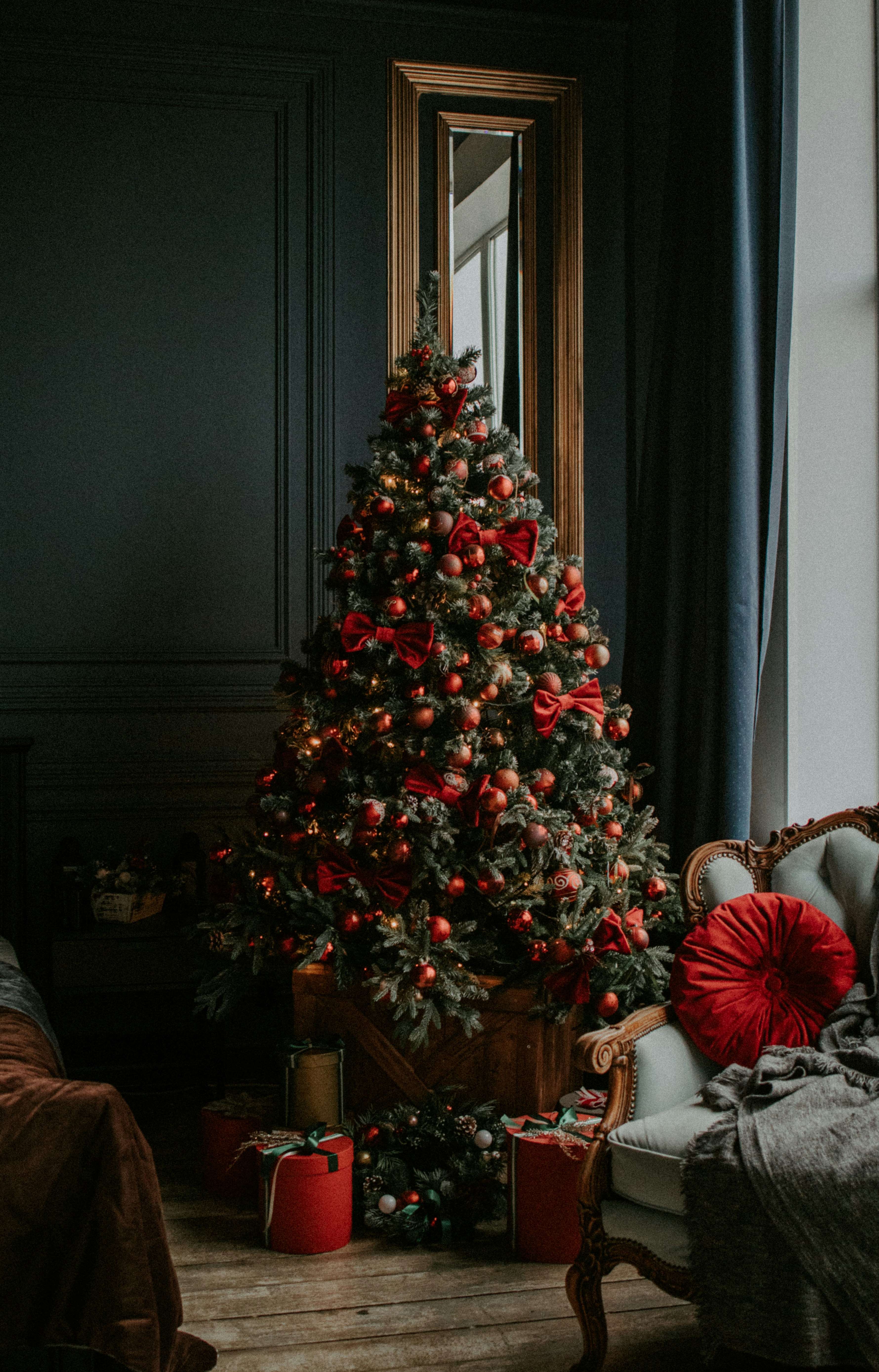 ¿Qué fue primero en Navidad: el árbol o los regalos? Esta es la historia detrás de la tradición